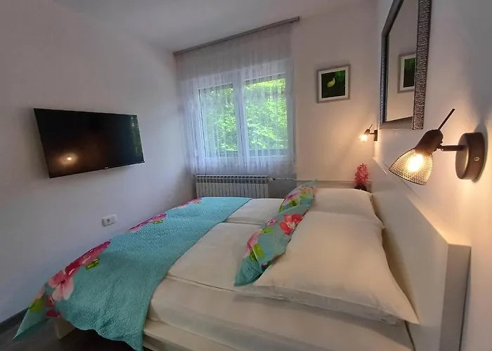 Emerald Luxury Apartments