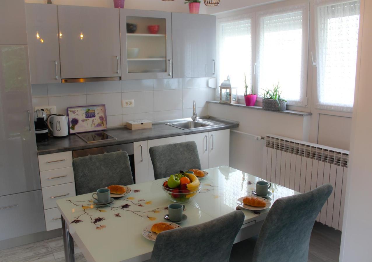 Emerald Luxury Apartment *